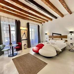 Pensión C&o Savoia Deluxe, Cagliari