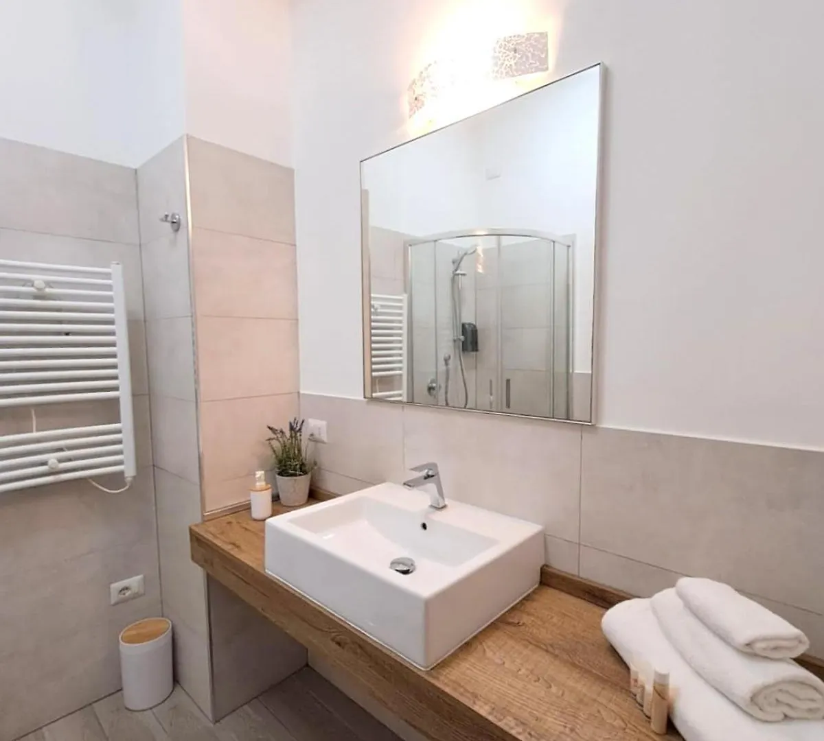 קליארי Ajana Rooms By Accomodo לינה וארוחת בוקר